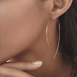 Open hoop twist earrings